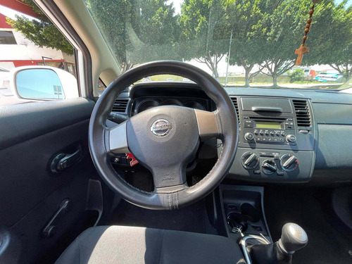 Imagen 9 de 14 de Nissan Tiida 1.8 Sense Sedan Mt 2016