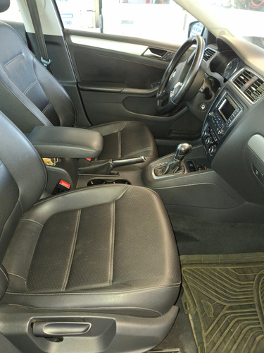 Volkswagen Jetta 2.5 Style Tiptronic At