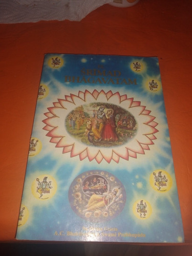 El Srimad Bhagavatam Estante