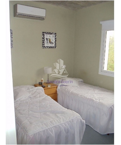 Casa Cerca De La Playa En Rincón Del Indio, Punta Del Este.- Ref: 30251