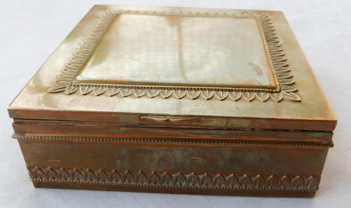 Monijor62-antiguo Coleccion Caja Bronce Tienda Las Filipinas (Usado)