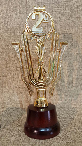 Trofeo Plástico Corona Segundo Puesto 2º 21cm Base Madera
