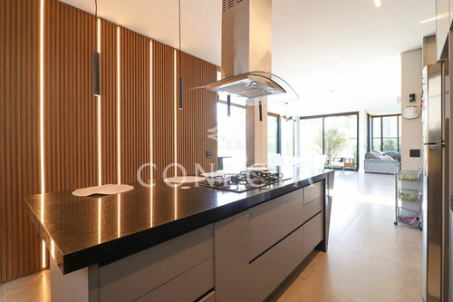 Imagem 25 de 30 de Tamboré 11 - 388m²; 4 Suítes; Living De 3 Ambientes; Cozinha Integrada; Ótima Localização; Vista Permanente - Cncd337