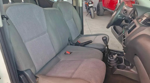 Nissan NP300 2.5 Doble Cabina S Aa Pack Seg Mt