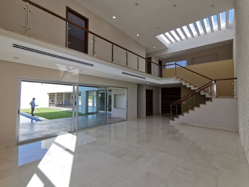 Casa Lujosa En Residencia En Las Palmas Green Con Alberca