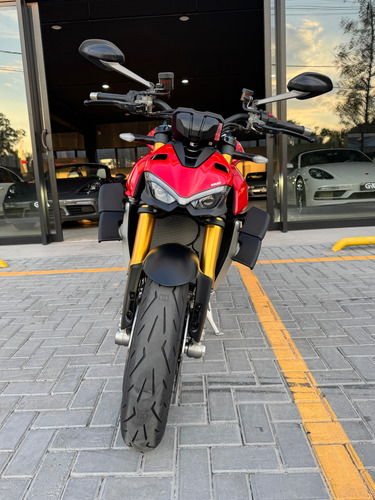 Ducati Streetfighter V4s