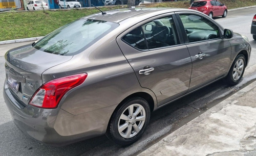 Imagem 4 de 8 de Nissan Versa 1.6 Sl