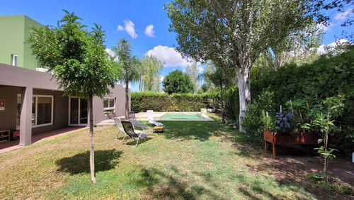 Casa En Venta Barrio El Centauro Canning