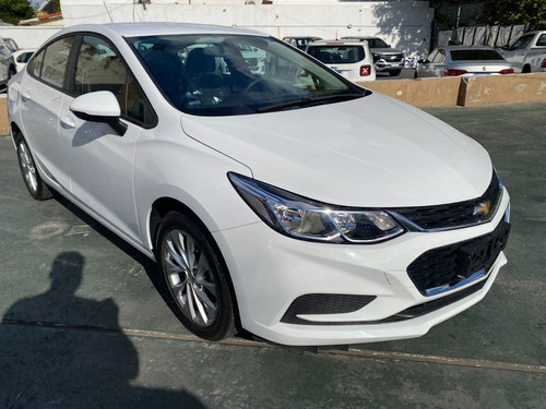 Imagen 3 de 15 de Chevolet Cruze Ls 1.4 Turbo 2018