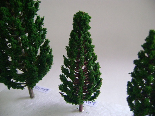 Nico 10 Pinos De 8,5 Cms Alto Plastico Y Esponja H0 (arv 44)