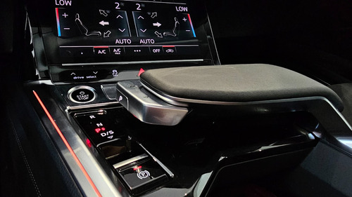 Imagen 15 de 25 de Audi Q8 Sportback E-tron