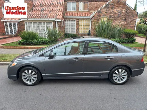 Honda Civic 1.8 Ex 4 p