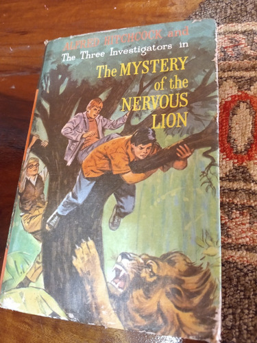 Libro De Alfred Hitchcock The Mystery Of The Nervous Lion
