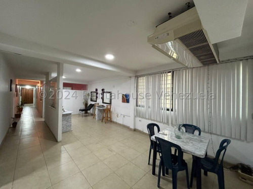 Milagros Inmuebles Edificio Venta Barquisimeto Lara Zona Centro Economica Residencial Economico Comercial Código Inmobiliaria Rent-a-house 24-21257