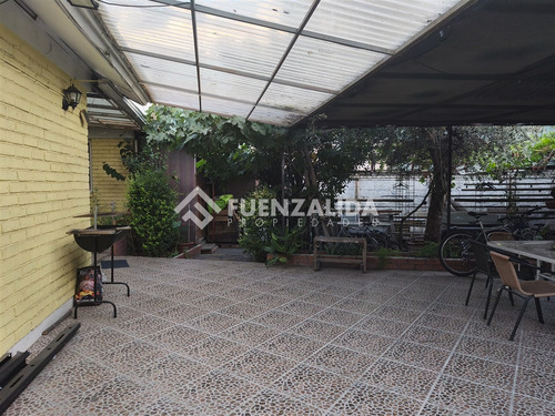 Casa En Venta De 5 Dorm. En Las Condes