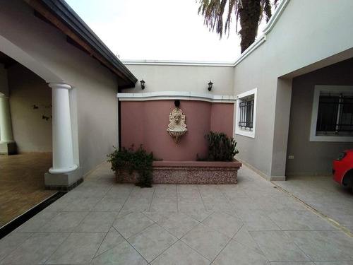 Casa En Venta En Argüello | Una Planta