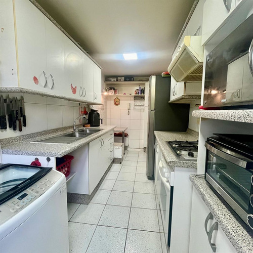 Departamento En Venta De 3 Dorm. 2 Baños En Las Condes