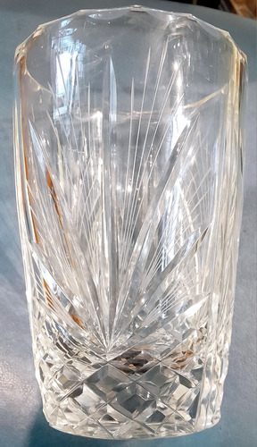Florero Cristal Grabado 22 Cm De Alto 12 Cm De Diámetro 