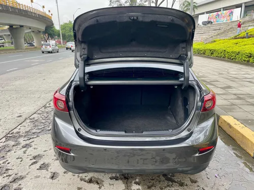 Mazda 3 2.0 Prime