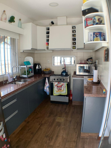 Excelente Casa De 3 Dormitorios Y 2 Baños