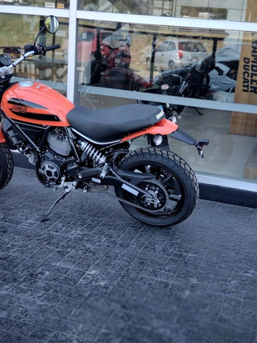 Imagen 11 de 25 de Ducati Scrambler Sixty2 - No Triumph, No Royal Enfield! Gf