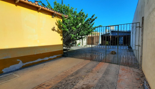 Imagen 2 de 9 de Inmueble De 525 M2 Dos Casas / Vivienda O Comercial -trelew