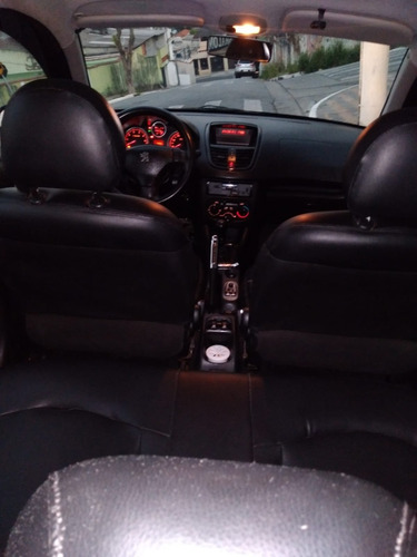 Imagem 8 de 10 de Peugeot 207 1.4