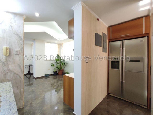 Con Financiamiento San Isidro En Venta En Maracay 23-22670 Wjo