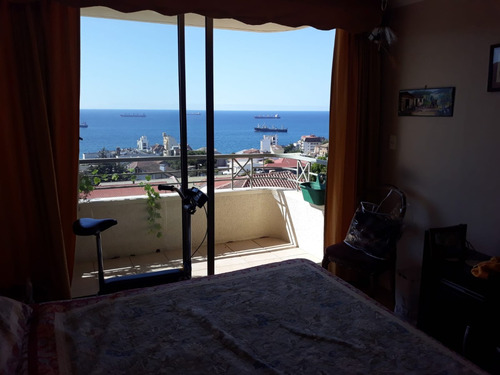 Excelente Ubicación En Recreo Centro, Vista Al Mar, Sol.