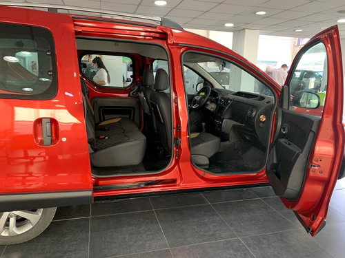 Imagen 9 de 15 de Renault Kangoo Stepway Fisica 1.6 Sce Jg