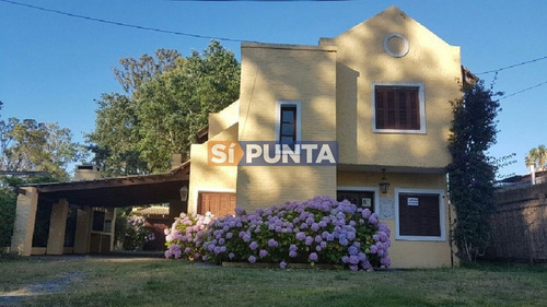 Imagen 4 de 21 de Maravillosa Casa De Dos Plantas En El Tesoro - La Barra
