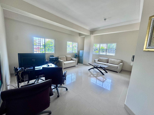 Apartamento Clásico En Venta En Gazcue Dn