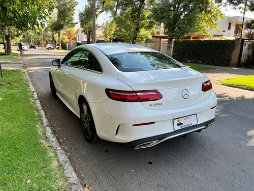 Imagen 6 de 12 de Mercedes-benz E 200 Coupe
