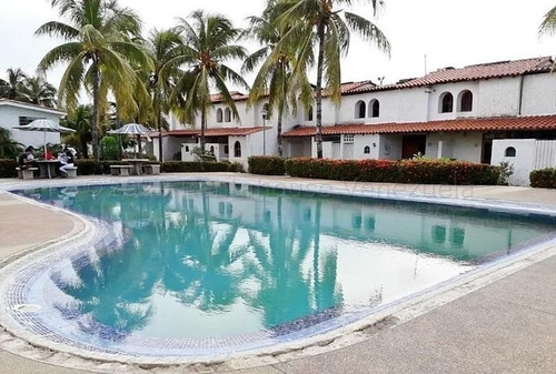 Imagen 2 de 4 de Mariestela Boada, Vende Bella Villa En Lecheria #20-24862
