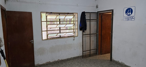 Galpón 1000 M2 C/ Ofi Y Baño - Centenario
