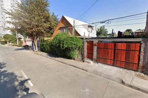 Casa En Venta De 4 Dorm. En Estación Central