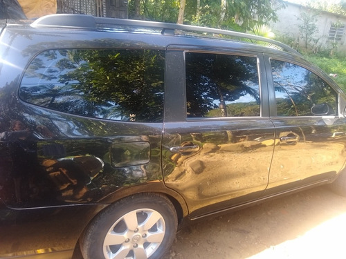 Imagem 7 de 9 de Nissan Grand Livina 2010 1.8 Sl Flex Aut. 5p
