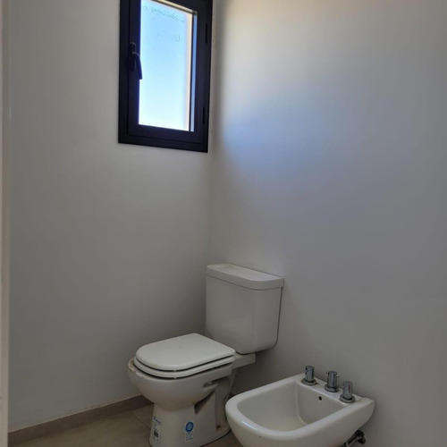Imagen 15 de 16 de Vendo Casa A Estrenar 4 Dormitorios La Comarca De Villa Allende