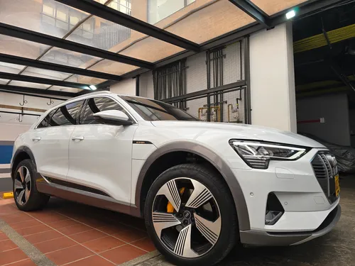 Audi E-tron Prestige