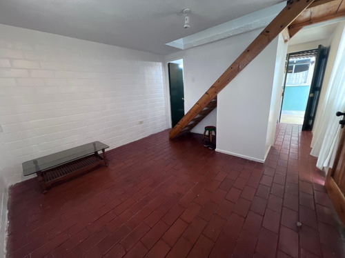 En Arriendo Casa Con Excelente Ubicación. 2d-1b. La Islita