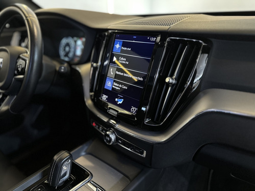 Volvo XC60 2.0 T8 HYBRID R-DESIGN AWD GEARTRONIC
