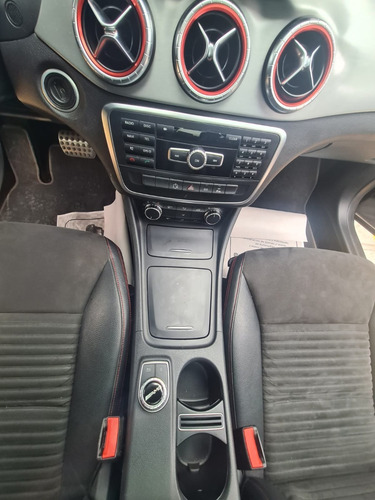Imagen 11 de 20 de Mercedes Benz Cla 200 Amg Coupé 2014