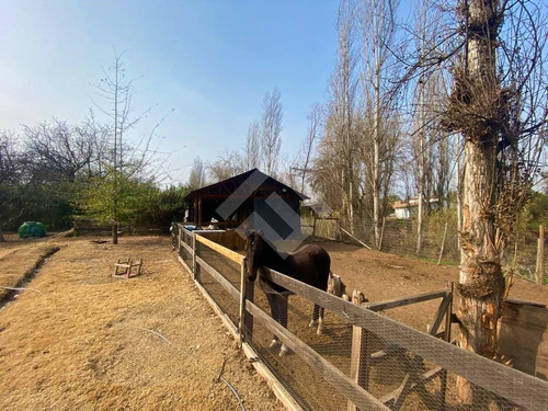 Casa En Arriendo De 6 Dorm. En Colina