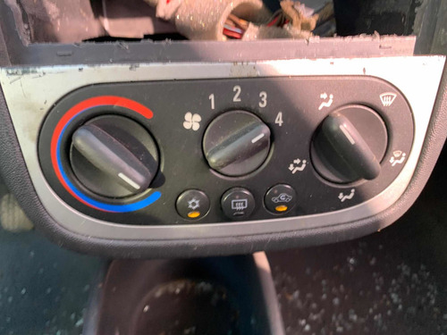 Imagem 8 de 9 de Sucata Para Venda De Peças Sucata Chevrolet Corsa Maxx 1.8