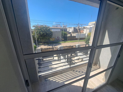 Dúplex En Venta - 2 Dormitorios 2 Baños - Cochera - 100mts2 - General Rodríguez