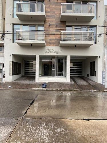 Departamento En Venta De 3 Amb A Estrenar Con Cochera, Zona Plaza Mitre.