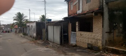 Casa 3 Quartos Garagem Toda No Piso Rua Principal Local Tran
