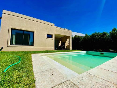 Imagen 23 de 26 de Hermosa Casa Con Piscina, Toda En Una Planta, 3 Habitaciones Y 2 Baños Completos! Las Tipas Nordelta!