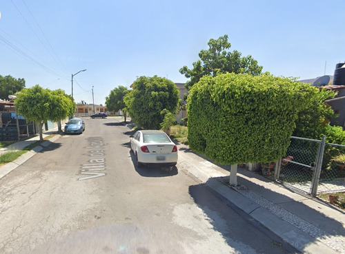 Casa Adjudicada Ubicada En Villa De Agustín, Villas Del Bajio Iii, Celaya, Gto. Sk04