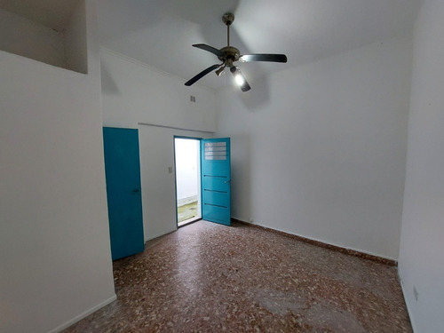 Imagen 5 de 10 de Vedia Al 100 - Sarandi - Dto Tipo Casa 2 Ambientes